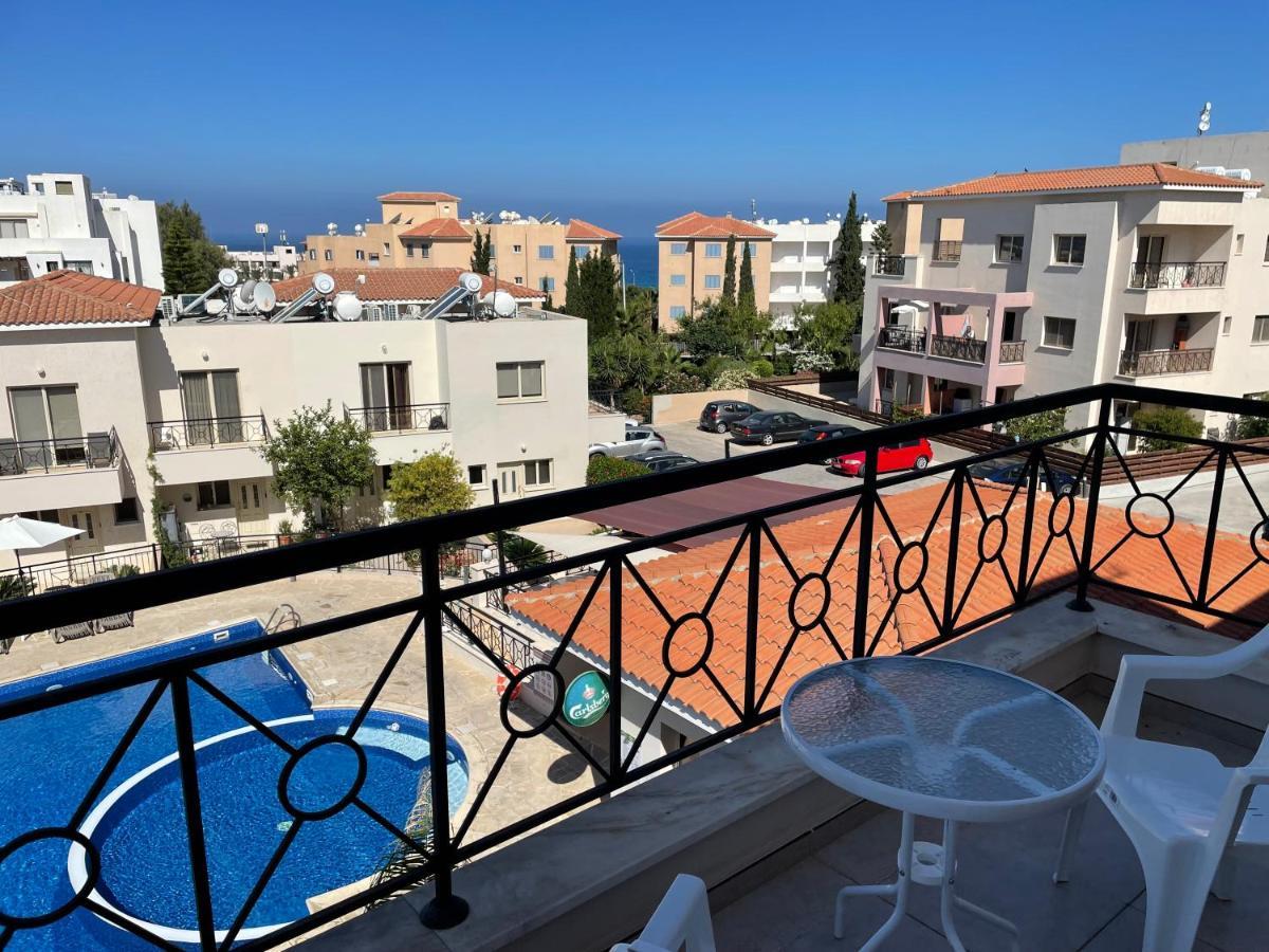 Kings Resort 1 Bedroom Apartment Пафос Экстерьер фото