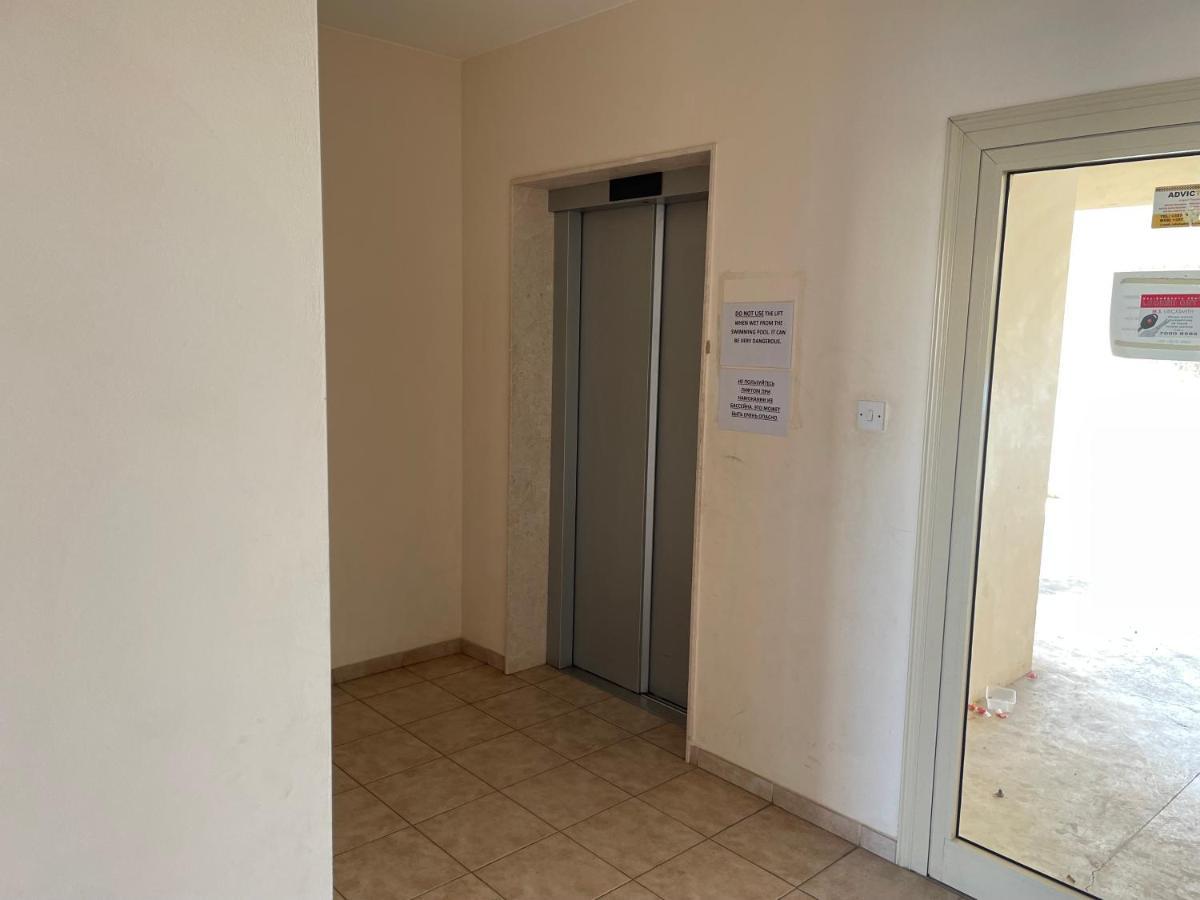 Kings Resort 1 Bedroom Apartment Пафос Экстерьер фото