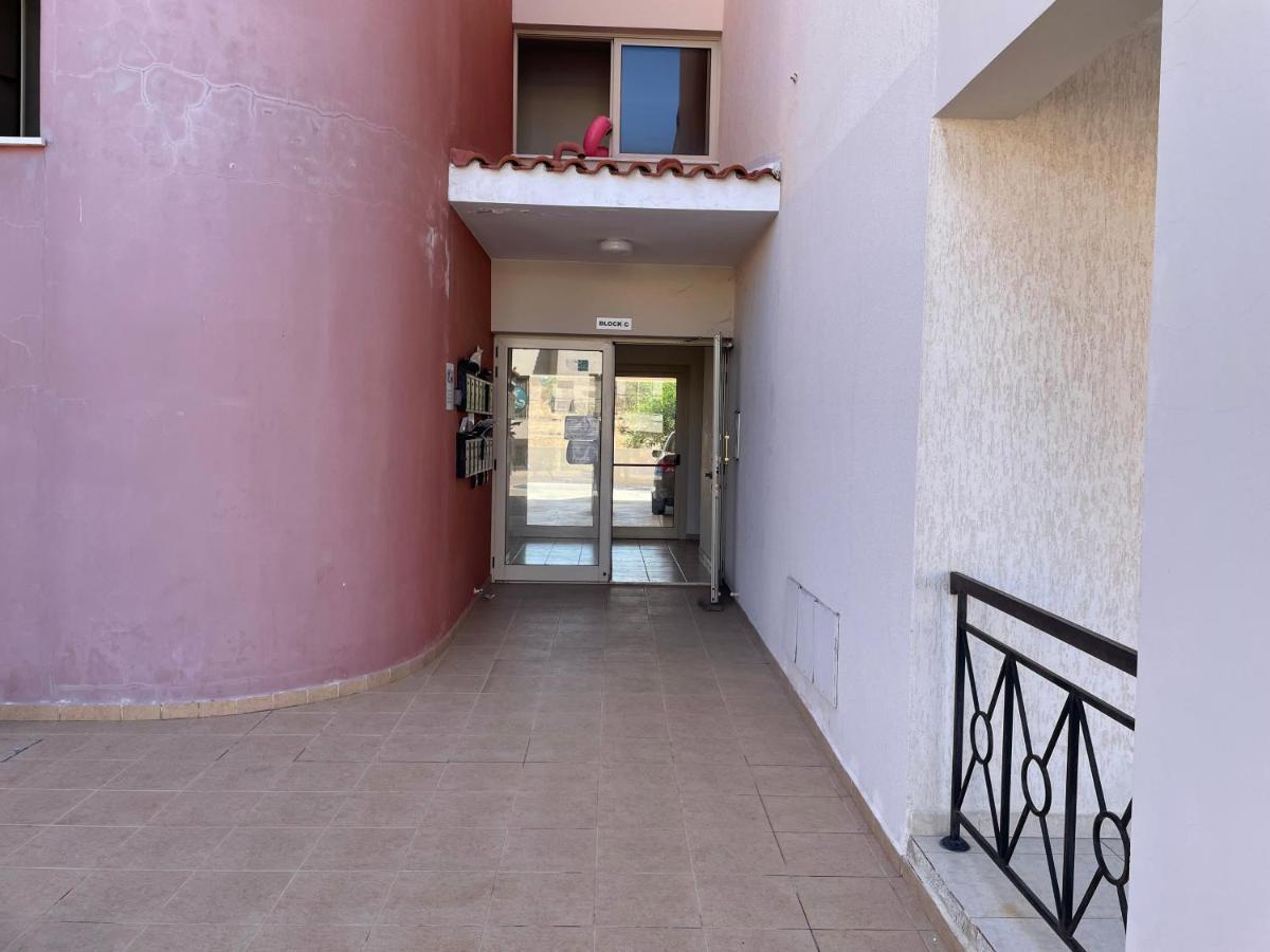 Kings Resort 1 Bedroom Apartment Пафос Экстерьер фото